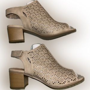 City Classified Women's Peep Toe sandal. Color: Taupe. Size 9